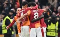 Galatasaray'dan 2 futbolcu haftan�n 11'ine se�ildi