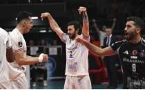 Halkbank, Fenerbah�e Medicana'y� set vermeden yendi!