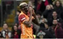 Galatasaray'da ��pheler rafa kalkt�!