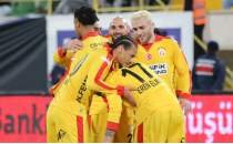 Galatasaray'da herkes at�yor att�r�yor