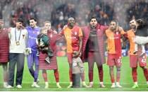 Galatasaray'da kazan kazan! Avrupa devleri transfer i�in s�rada