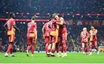 Galatasaray, Fenerbah�e'yle aras�ndaki fark� kapat�yor!
