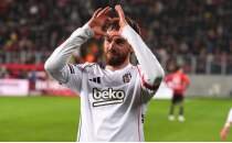 Orkun K�k��'den harika frikik!