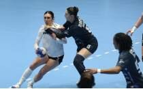 Hentbolda Bursa B�y�kiehir, PAOK kar��s�nda avantaj� kapt�