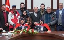 Kaya��n '�zel ikizleri' Fransa'dan 6 madalyayla d�nd�!