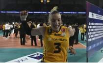 Cansu �zbay'dan k�rm�z� kart a��klamas�