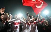 Yazarlardan A Milli Tak�m de�erlendirmesi