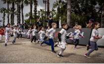 Antalya'da 'Minik Ad�mlar Ko�usu' d�zenlendi