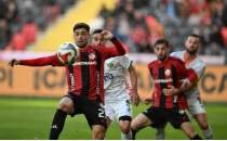 Gaziantep FK ve Alanyaspor, puanlar� payla�t�
