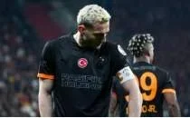 Galatasaray, zor viraj� d�nd�; fark yeniden 4!