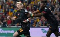 Bar�� Alper, d�nya y�ld�zlar�n� sollad�