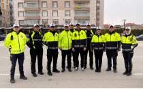 Konyasporlu futbolculardan 'Polis Haftas�' s�rprizi