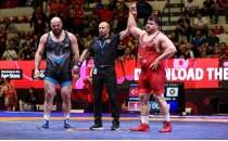 Rakibi tokat att�, R�za Kayaalp finale ��kt�!