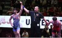 Milli g�re��i Kerem Kamal, madalya sevincini ni�anl�s�yla ya�ad�