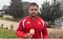 Rekortmen milli g�re��i R�za Kayaalp, duygular�n� anlatt�