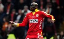 Osimhen'in derbide oynay�p oynayamayaca�� belli oldu!