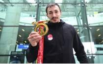 Avrupa �ampiyonu milli halterci Yusuf Fehmi Gen� yurda d�nd�