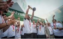 Bursaspor �ampiyonluk kupas�na kavu�tu