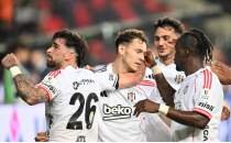 Be�ikta�, Gaziantep FK'yi ilk yar�da buldu�u gollerle ge�ti