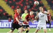 Salih U�an performans� ile taraftar� mest etti