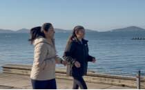 G�rme engelliler g�n�ll� rehberlerle birlikte �zg�rce ko�uyor