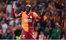 Galatasaray'a Osimhen'den k�t� haber!