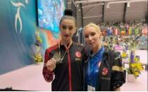 Hatice G�k�e Emir'den tarihi madalya