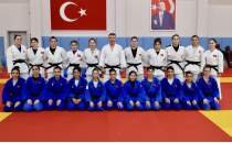 �mit Kad�n Judo Milli Tak�m�, 2026'n�n son Avrupa Kupas�'na haz�r