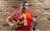 Bile�i b�k�lmeyen milli sporcudan pe� pe�e 4 birincilik, 1 Avrupa �ampiyonlu�u