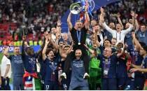PSG, �ampiyonlar Ligi kupas�n� kald�rd�