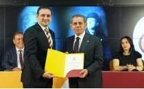 Galatasaray'da y�netimde g�rev da��l�m�