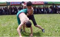 Kars'ta 111. kez pehlivanlar bulu�tu