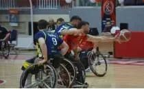 Fenerbah�e �stanbul Jet, yar� final serisine farkl� ba�lad�!