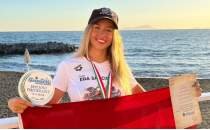 Ultra maraton y�z�c�s� Eda Savc�gil'den �talya'da 'tarihi' birincilik