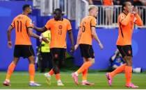 Hollanda, �sve�'i darmada��n etti!