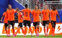 Hollanda grubu lider tamamlad�, son 32 biletini cebine koydu