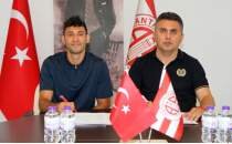 Antalyaspor'da Veysel Sar�'n�n s�zle�mesi uzat�ld�