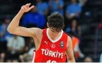 Milli basketbolcu �mer Kutluay tarihe ge�ti!