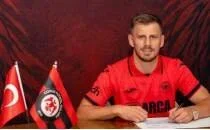 Arca �orum FK, Ylber Ramadani'yi kadrosuna katt�