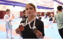 Teknolojiyi b�rak�p ba�ar�ya ko�tu: Aden �nl�