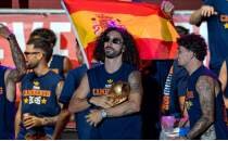 Cucurella s�z�n� tuttu! De la Fuente'yi d�vme yapt�rd�