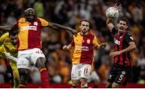 Galatasaray evinde G�ztepe'yi a��rl�yor