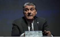 Serdal Adal�'dan Be�ikta� hentbol tak�m�na tebrik!