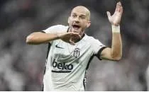 Be�ikta�'ta Vaclav Cerny sakatland�!