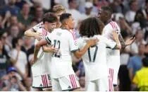 Real Madrid, Inter'in hatalar�n� affetmedi, ilk yar� fi�i �ekti