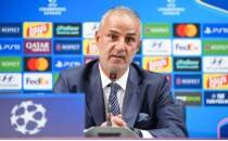 �smail Kartal'dan oyuncular�na: 'Bizi bekleyen kupalar var'