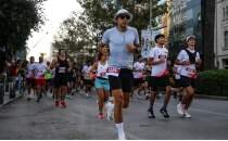  �zmir Yar� Maratonu'nun kazananlar� belli oldu