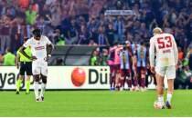 Galatasaray'da savunma alarm�