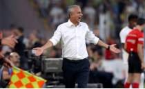 Fenerbah�e'de �smail Kartal kulaklar�n� ele�tiriye t�kad�!