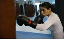 Milli boks�r P�nar Benek, Avrupa �ampiyonas�'nda alt�n madalya i�in yumruk sall�yor